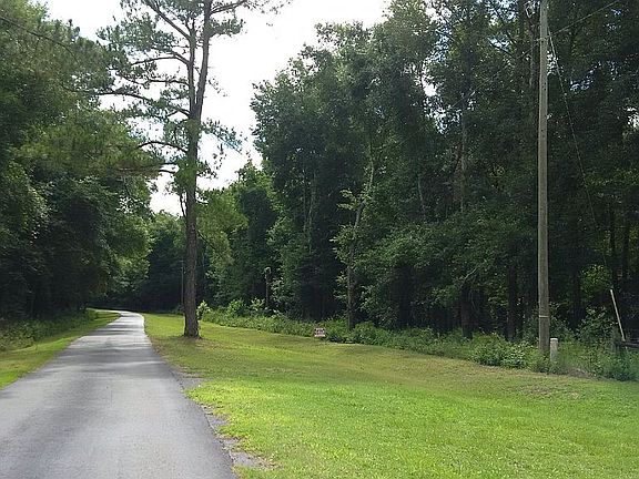 4th image of Virginia Lee Cir