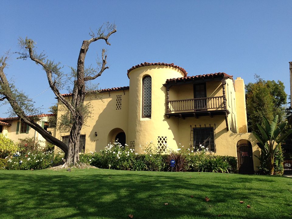 1st image of 434 N Las Palmas Ave