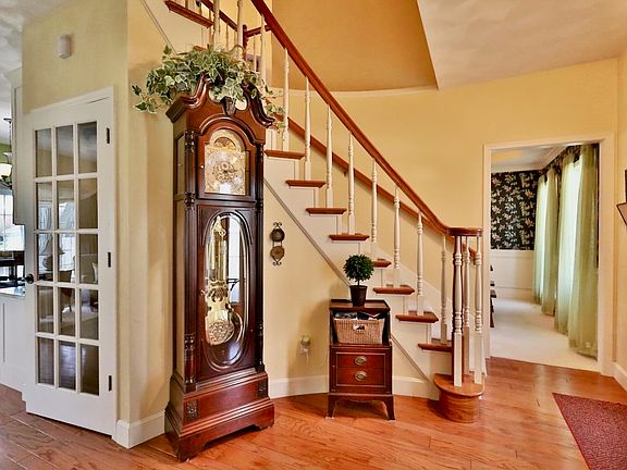 4th image of 962 Kimberton Ct