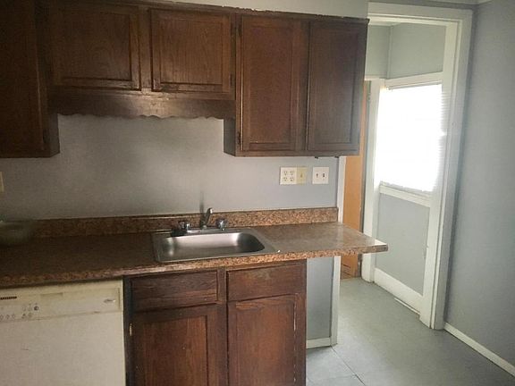 4th image of 67 N Warman Ave