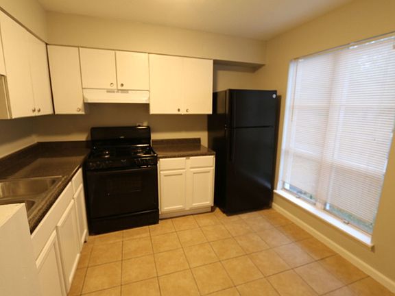 3rd image of 3471 Douglass Ave APT 2