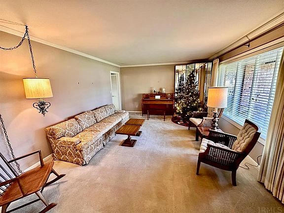 5th image of 300 N Myra Dr