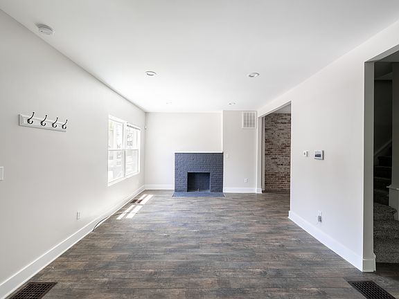 5th image of 646 E 31st St