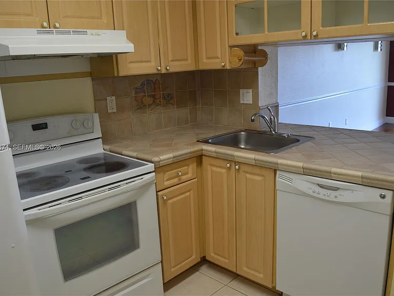 9320 Fontainebleau Blvd #609 — Photo 4