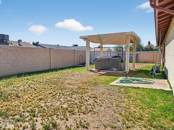 3rd image of 10437 W BUTLER Drive
