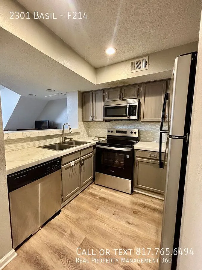 Great North Arlington condo available for immediate move in — Photo 3