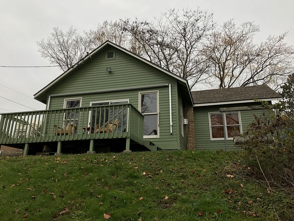 1st image of 415 Acacia Way