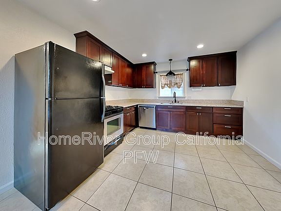 3rd image of 29900 Wilson St