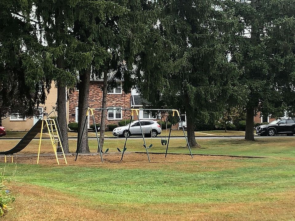 2nd image of 101 Lakeside Dr Unit 97