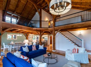 470 Mitchells Ln, Middletown, RI 02842