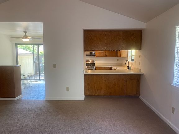 4th image of 924 Sonoma Glen Cir