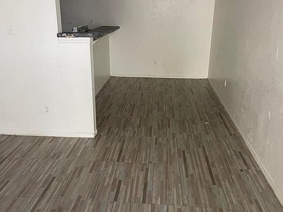 3rd image of 18202 N CAVE CREEK Road #106