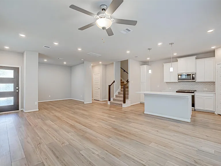 1526 Lakeline Oak Dr — Photo 4