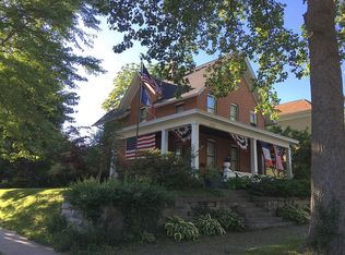 1003 N 6th St, Burlington, IA 52601