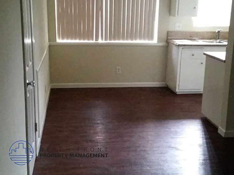924 Larch St — Photo 9