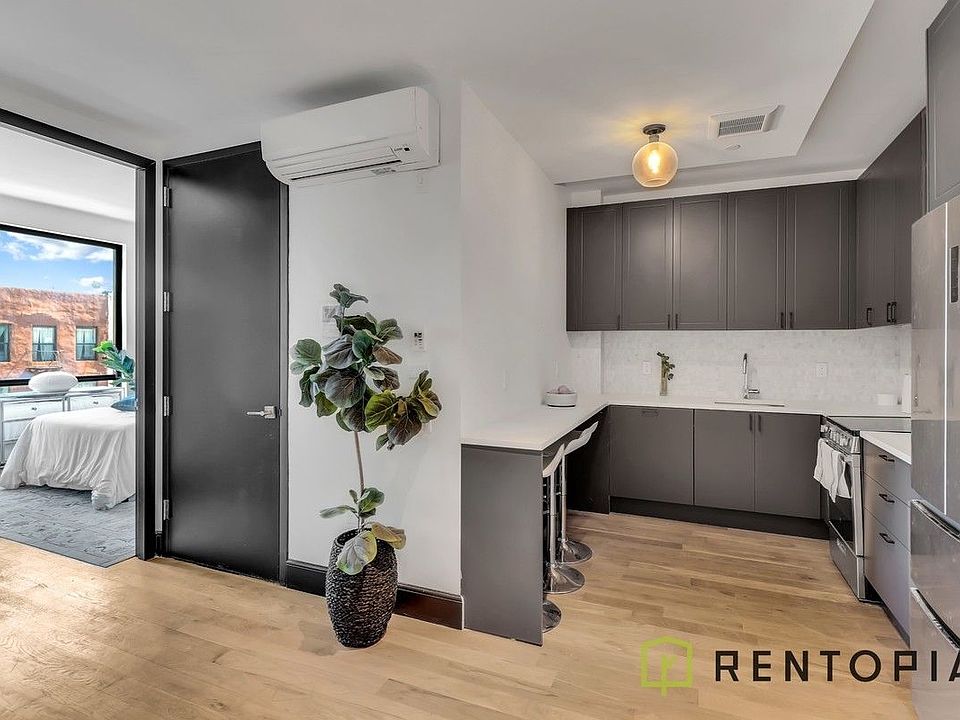 1st image of 525 Franklin Ave #7X