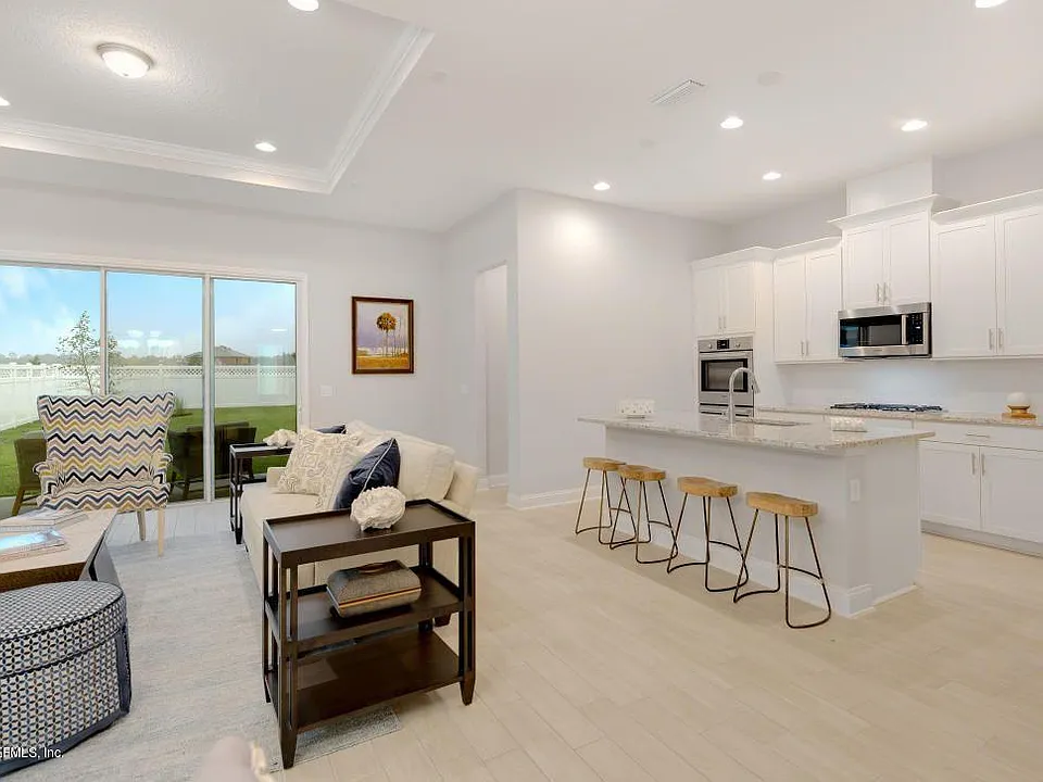 28 Stansbury Ln