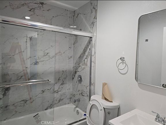 2nd image of 1319 3/4 E 59th Pl