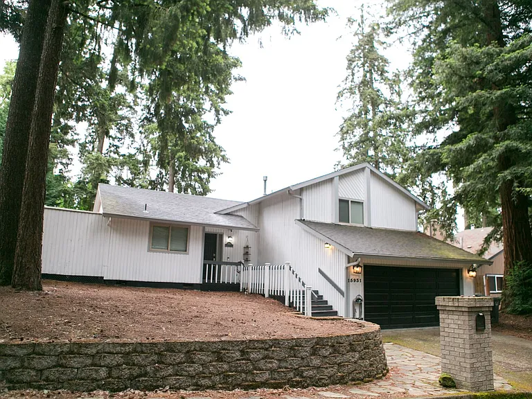 15931 SE Rickshire Ln — Photo 2