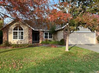 6261 Meadowstone Dr, Santa Rosa, CA 95409