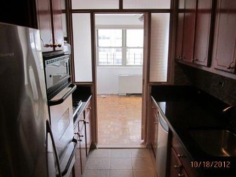 3rd image of 6636 Yellowstone Blvd APT 5H