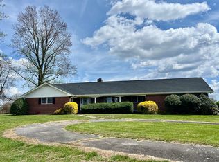 600 S Allen Rd, Flat Rock, NC 28731