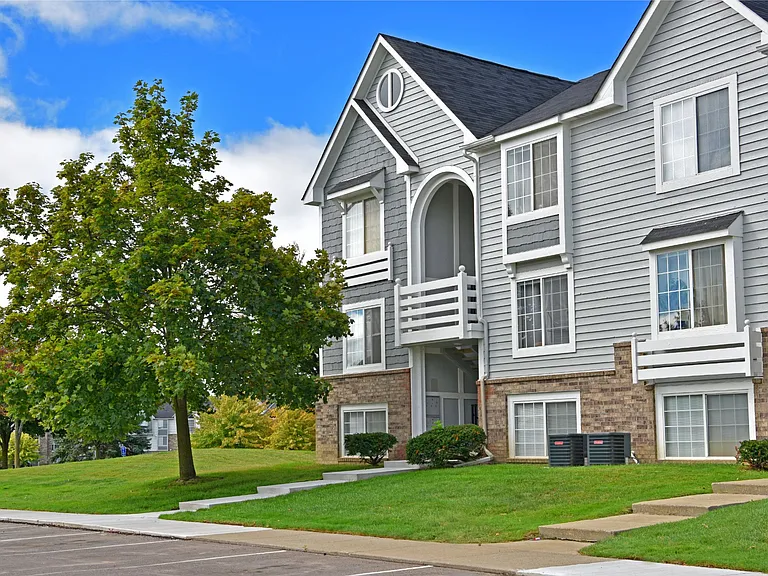 Portsmouth Apartments — Photo 14
