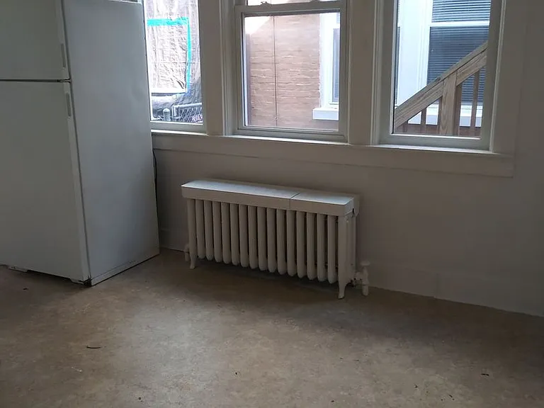 525 E End Ave — Photo 4