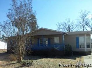 2909 Donegal Dr, Raeford, NC 28376