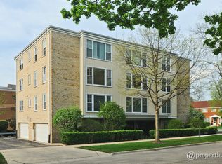 601 Ridge Rd APT 101, Wilmette, IL 60091
