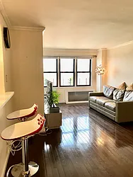 Rented by R New York