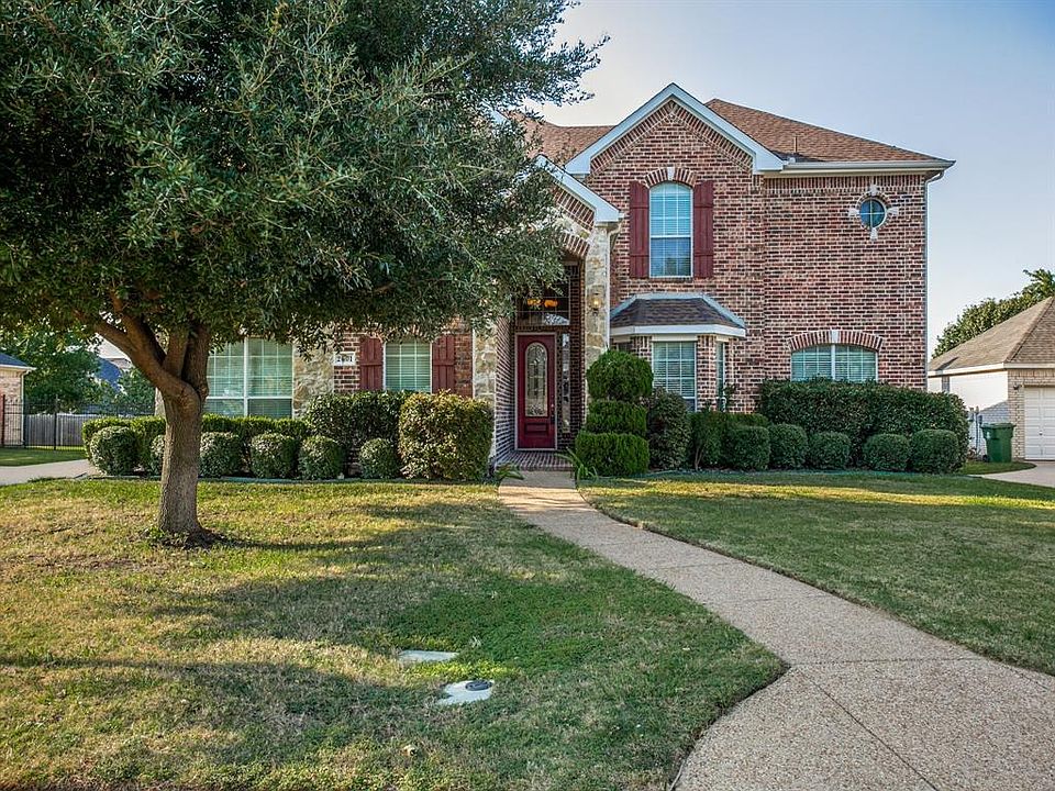 1st image of 2601 Greenbriar Dr