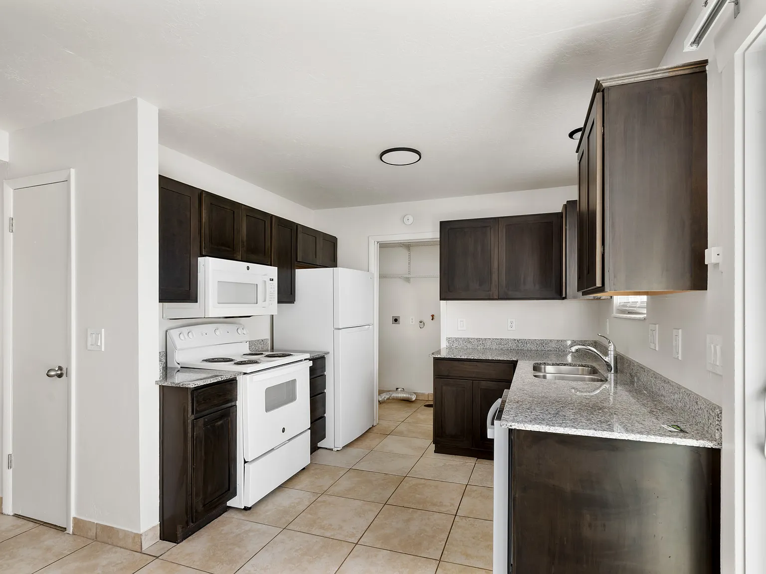 4411 S Garden Dr — Photo 4