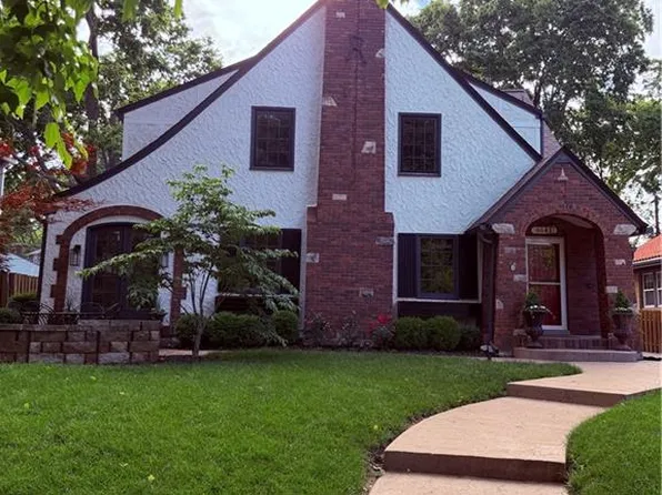 6642 Main St, Kansas City, MO 64113