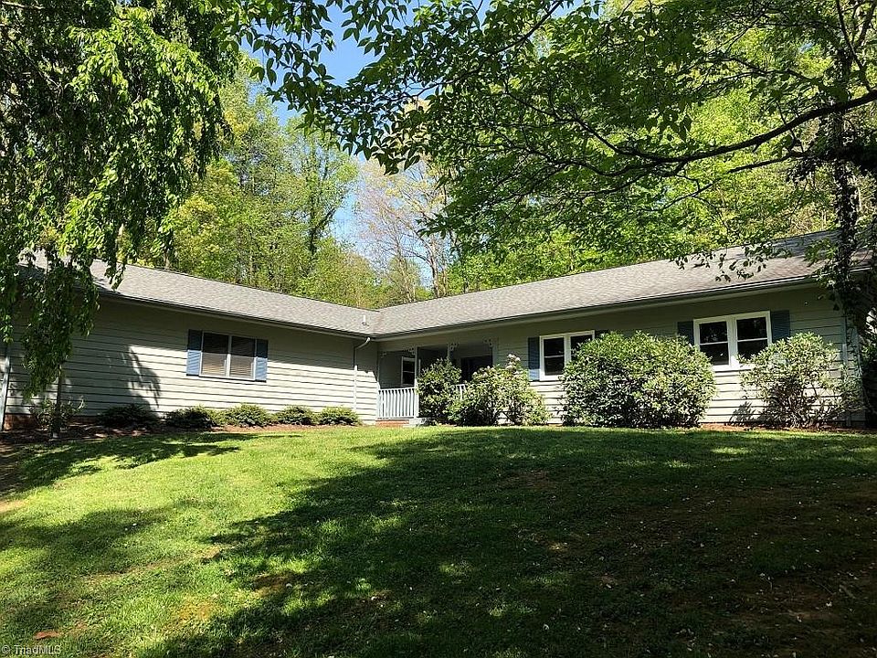1st image of 245 Holly Tree Dr