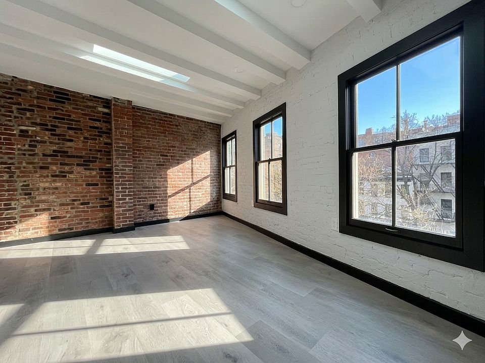 1st image of 23 Bedford St #5C