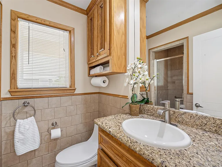 11230 Huggins Dr — Photo 33