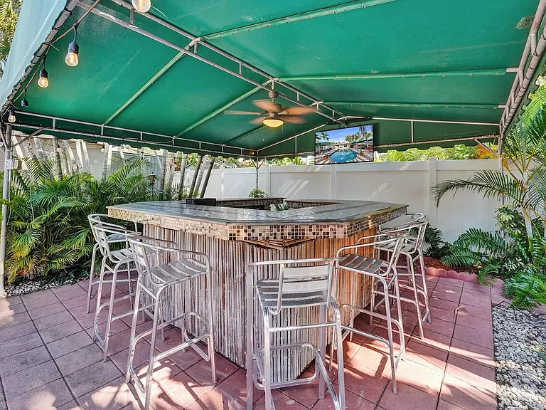 1036 NE 9th Ave — Photo 33