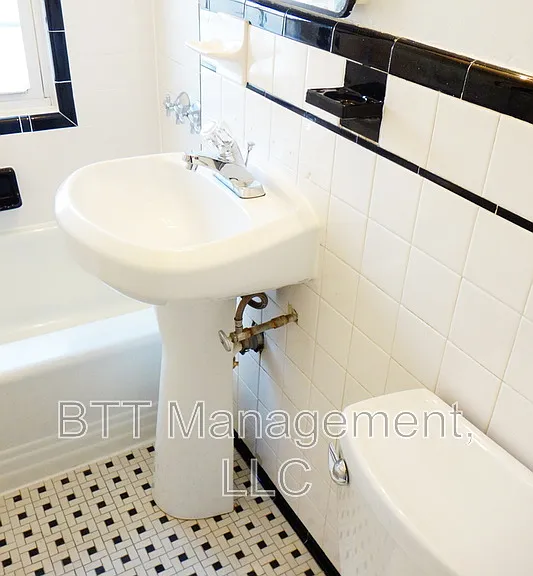 806 Houston Ave #2 — Photo 20