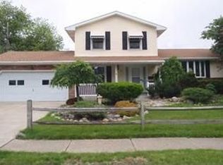 80 Saint Joan Ln, Buffalo, NY 14227