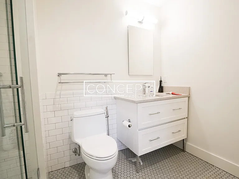 56-58 John F Kennedy St #4 — Photo 24