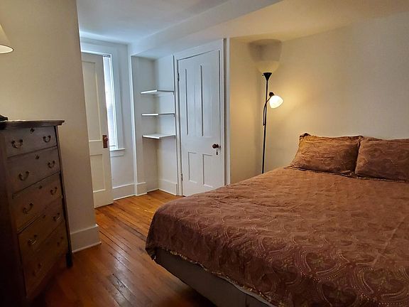 2nd image of 124 Green St #Ii