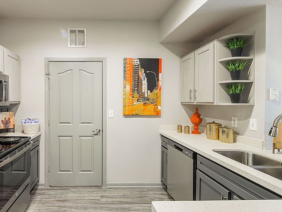 5th image of 11212 Westpark Dr APT 413