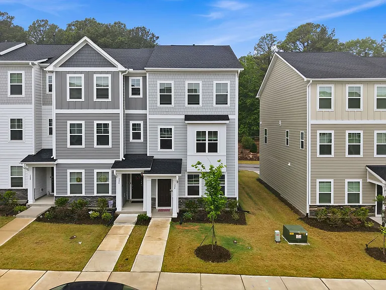 324 Hemley Trl — Photo 1