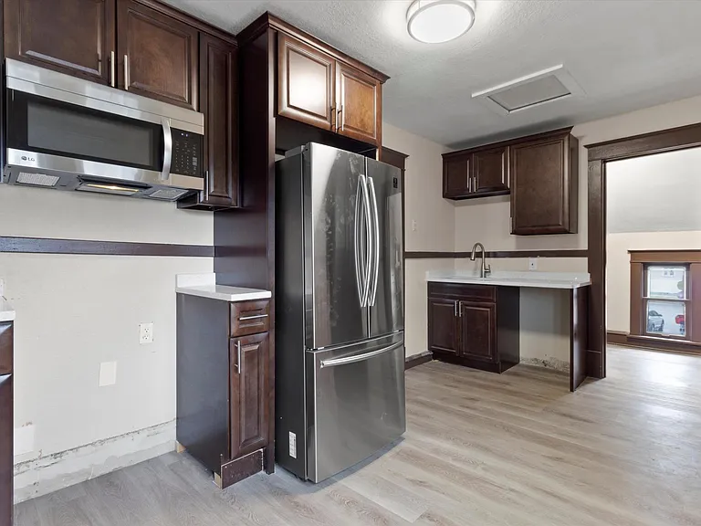 4960 S Packard Ave #B — Photo 5
