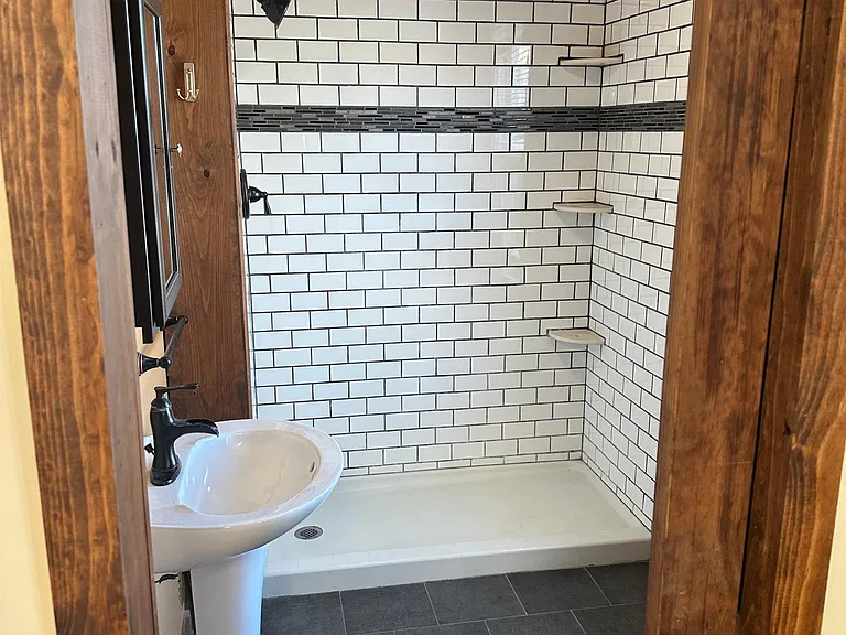 2855 Post Rd #1 — Photo 5