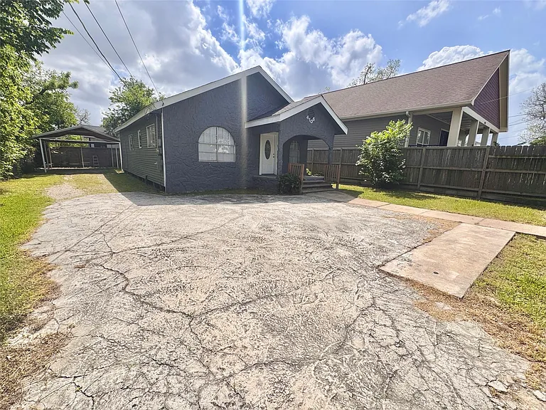 4106 Robertson St — Photo 2