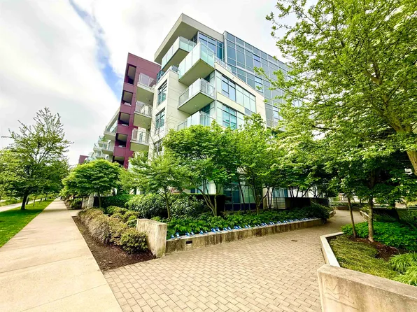 5033 Cambie St #305, Vancouver, BC V5Z 0H6