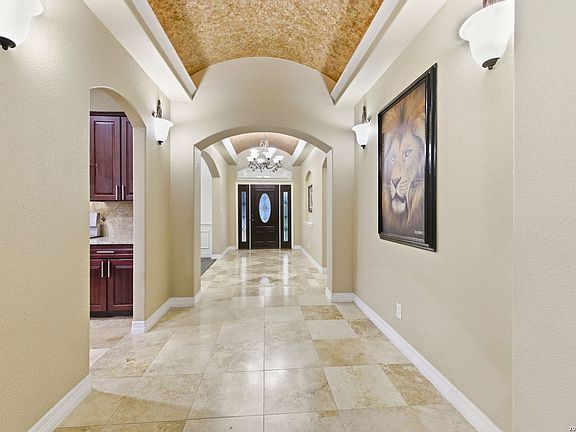 5th image of 30512 Saddleridge Dr.