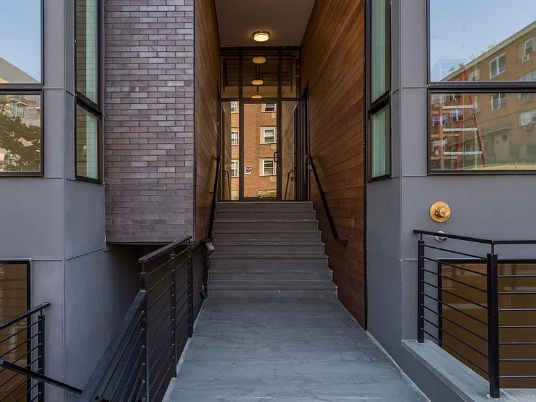 1424 Belmont St NW #9 — Photo 19